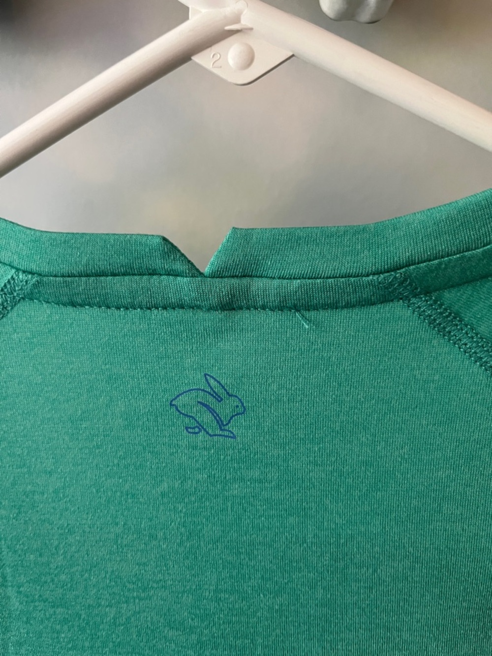 NWT Rabbit performance shirt - Picture 3 of 6